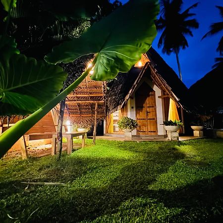 Turtle Wood Cabin Tangalle Buitenkant foto