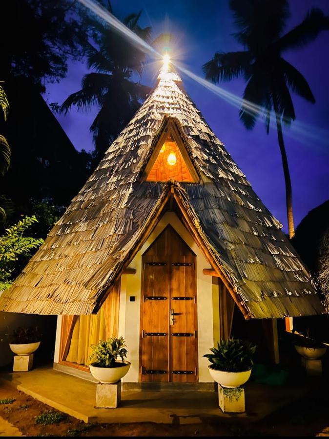 Turtle Wood Cabin Tangalle Buitenkant foto
