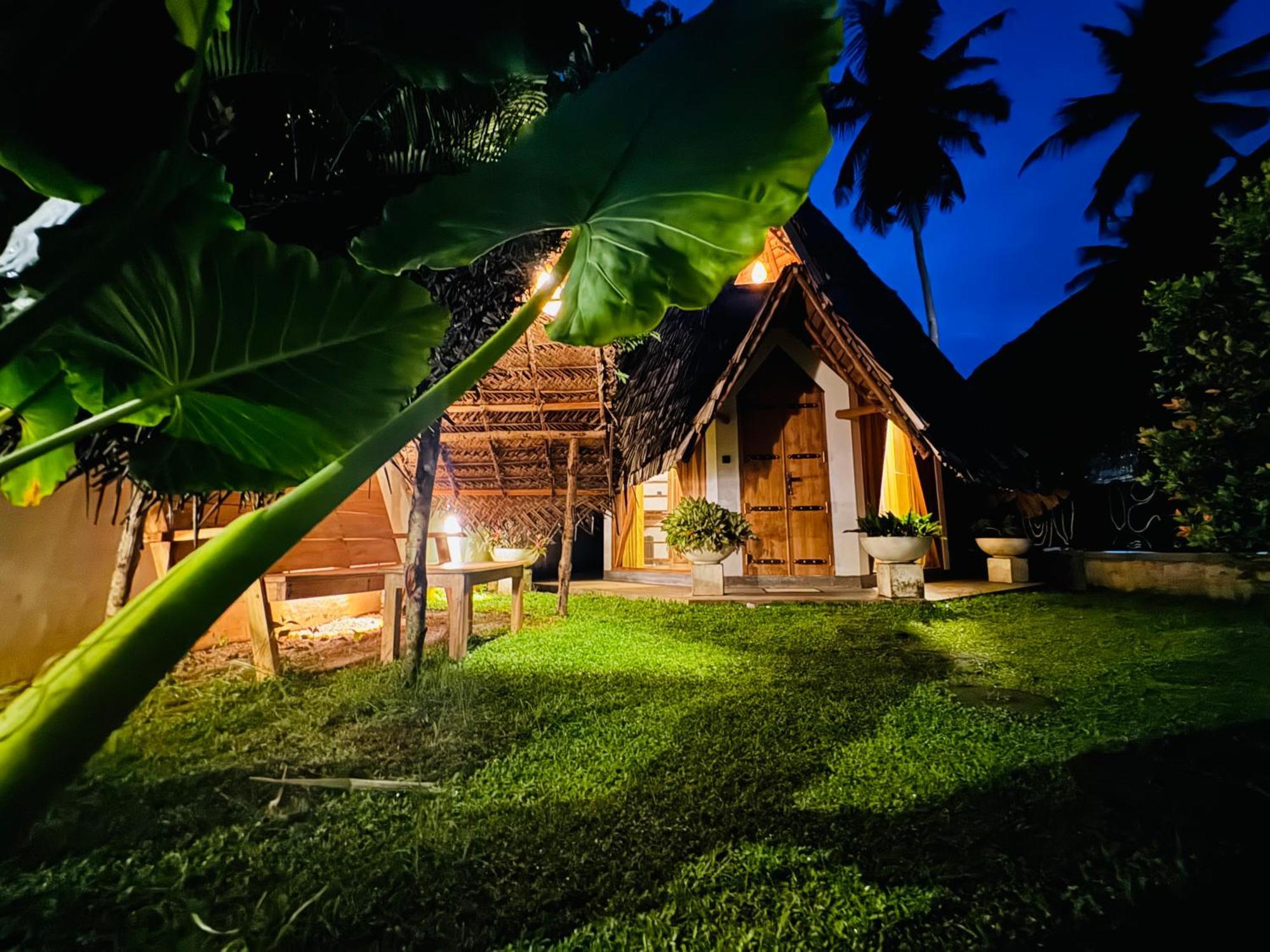 Turtle Wood Cabin Tangalle Buitenkant foto