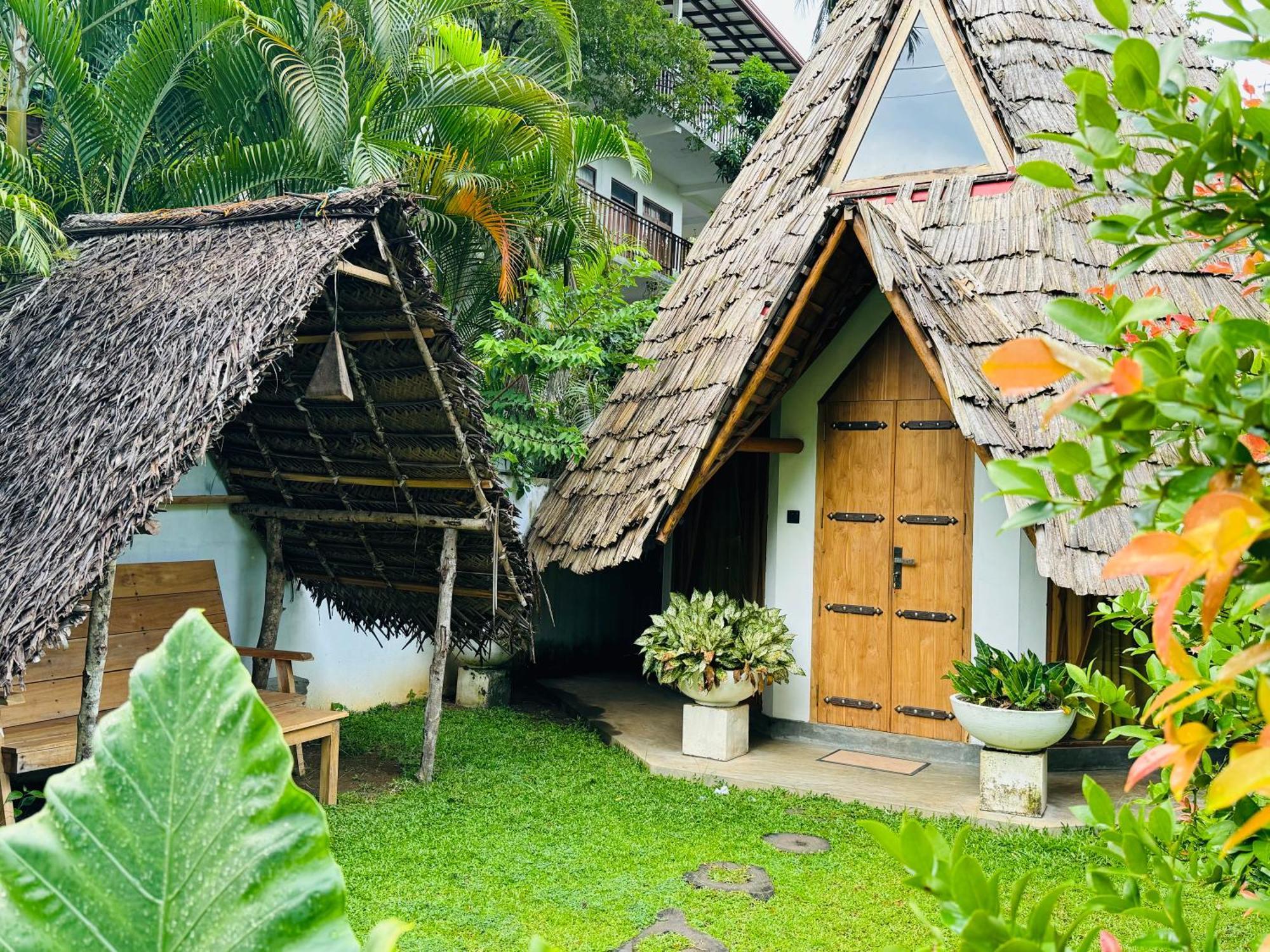 Turtle Wood Cabin Tangalle Buitenkant foto