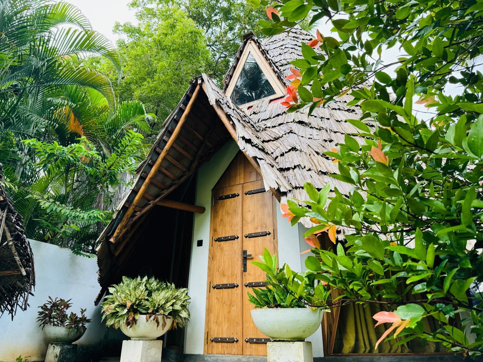Turtle Wood Cabin Tangalle Buitenkant foto