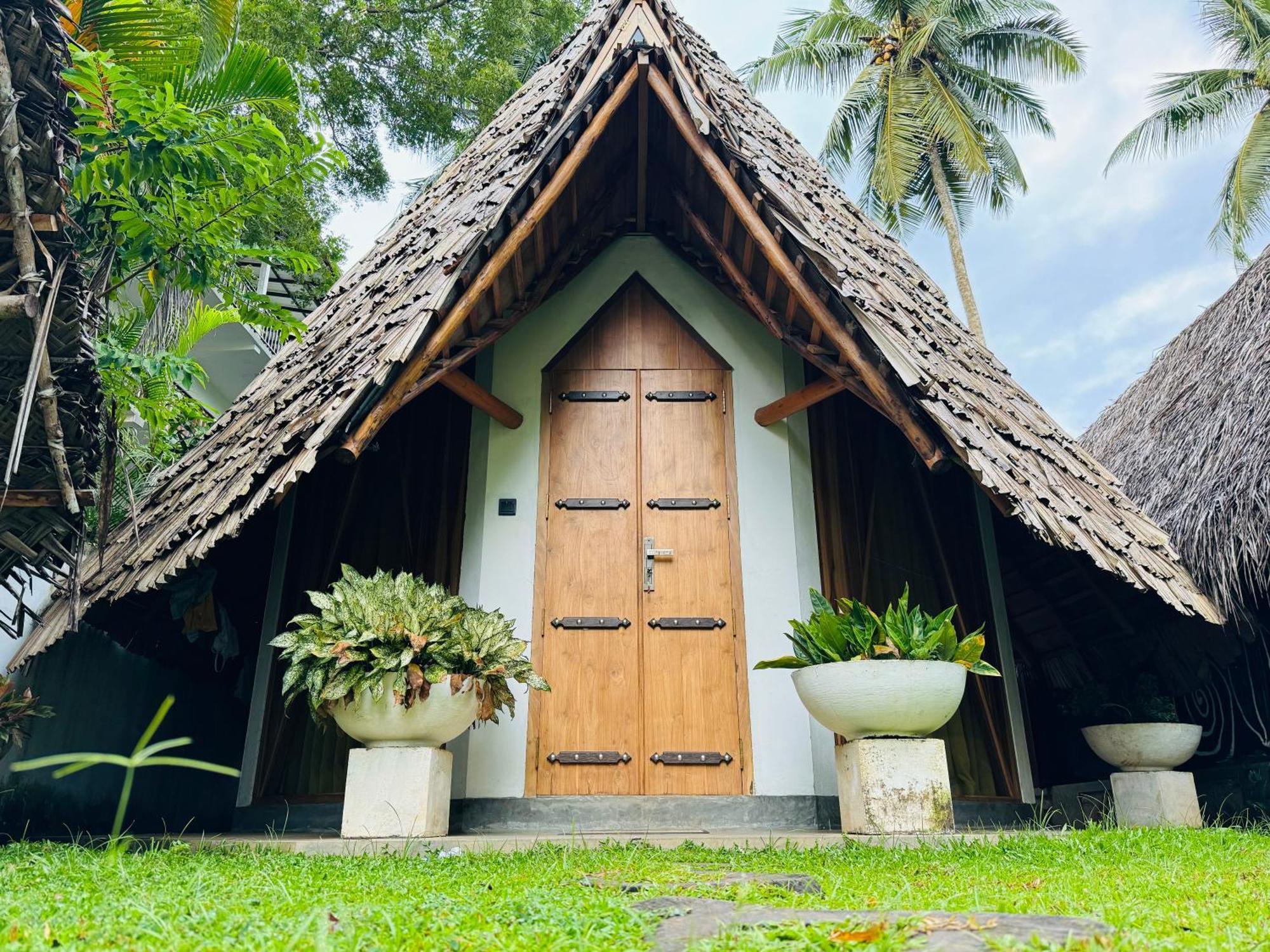 Turtle Wood Cabin Tangalle Buitenkant foto