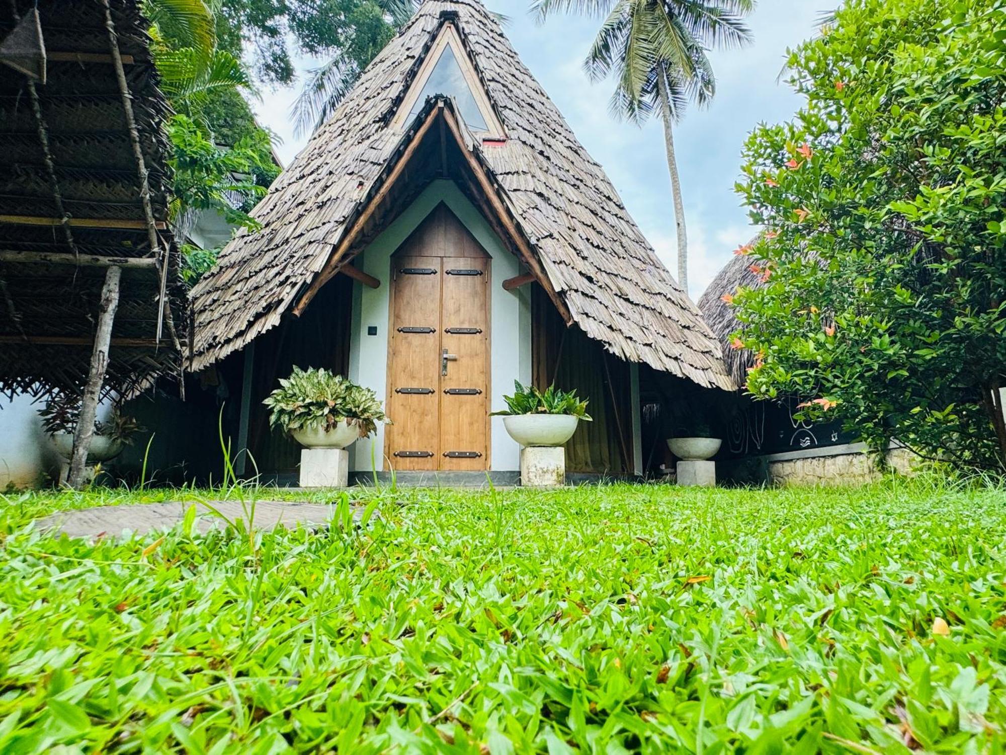 Turtle Wood Cabin Tangalle Buitenkant foto