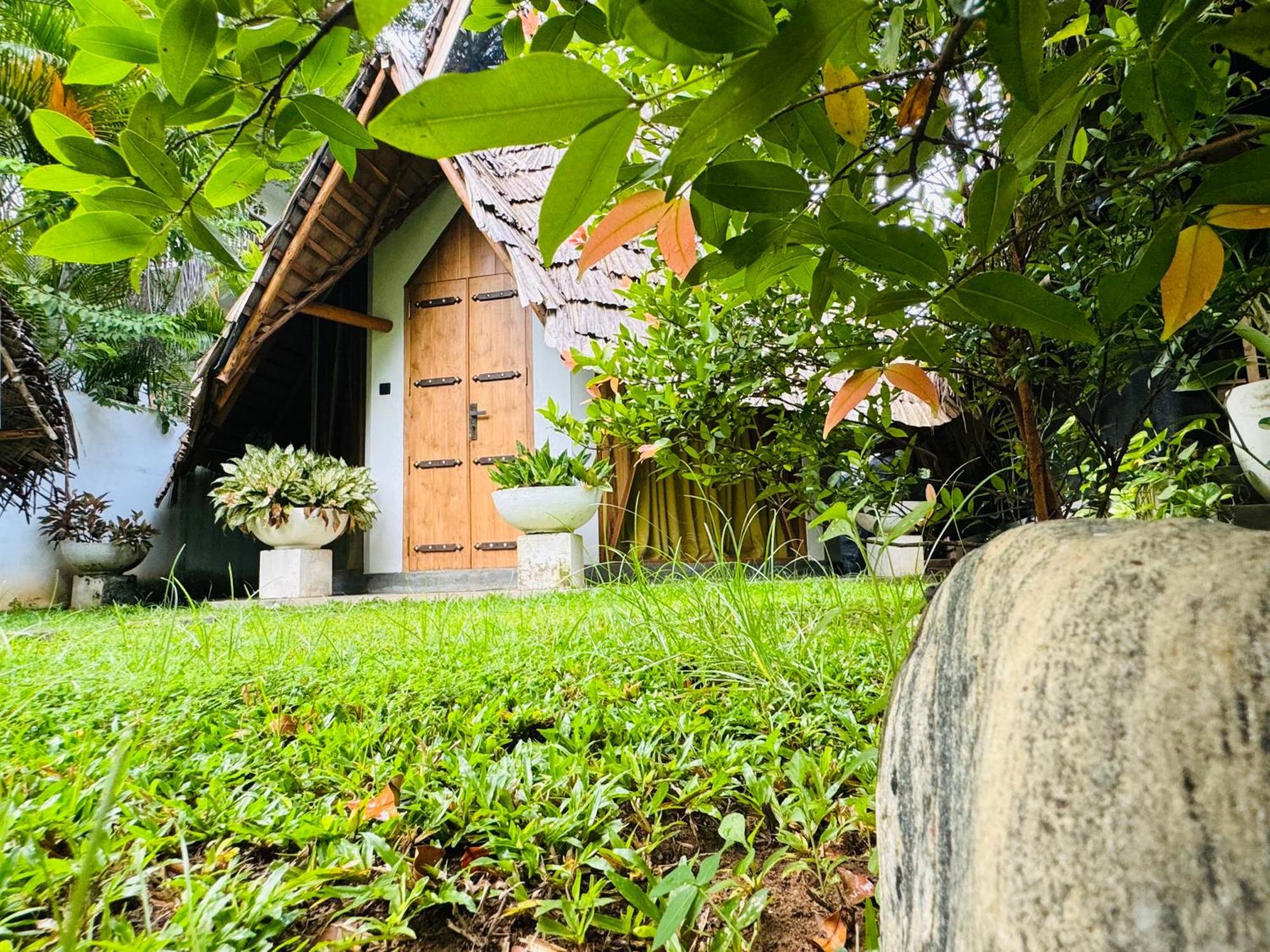 Turtle Wood Cabin Tangalle Buitenkant foto