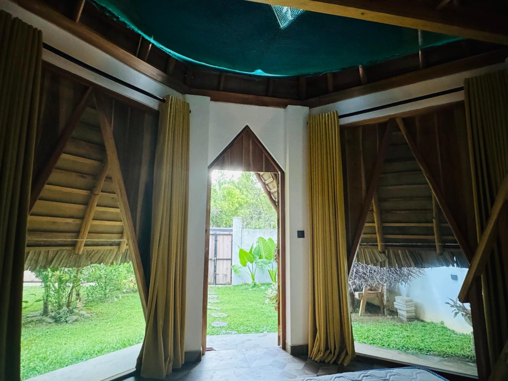 Turtle Wood Cabin Tangalle Buitenkant foto